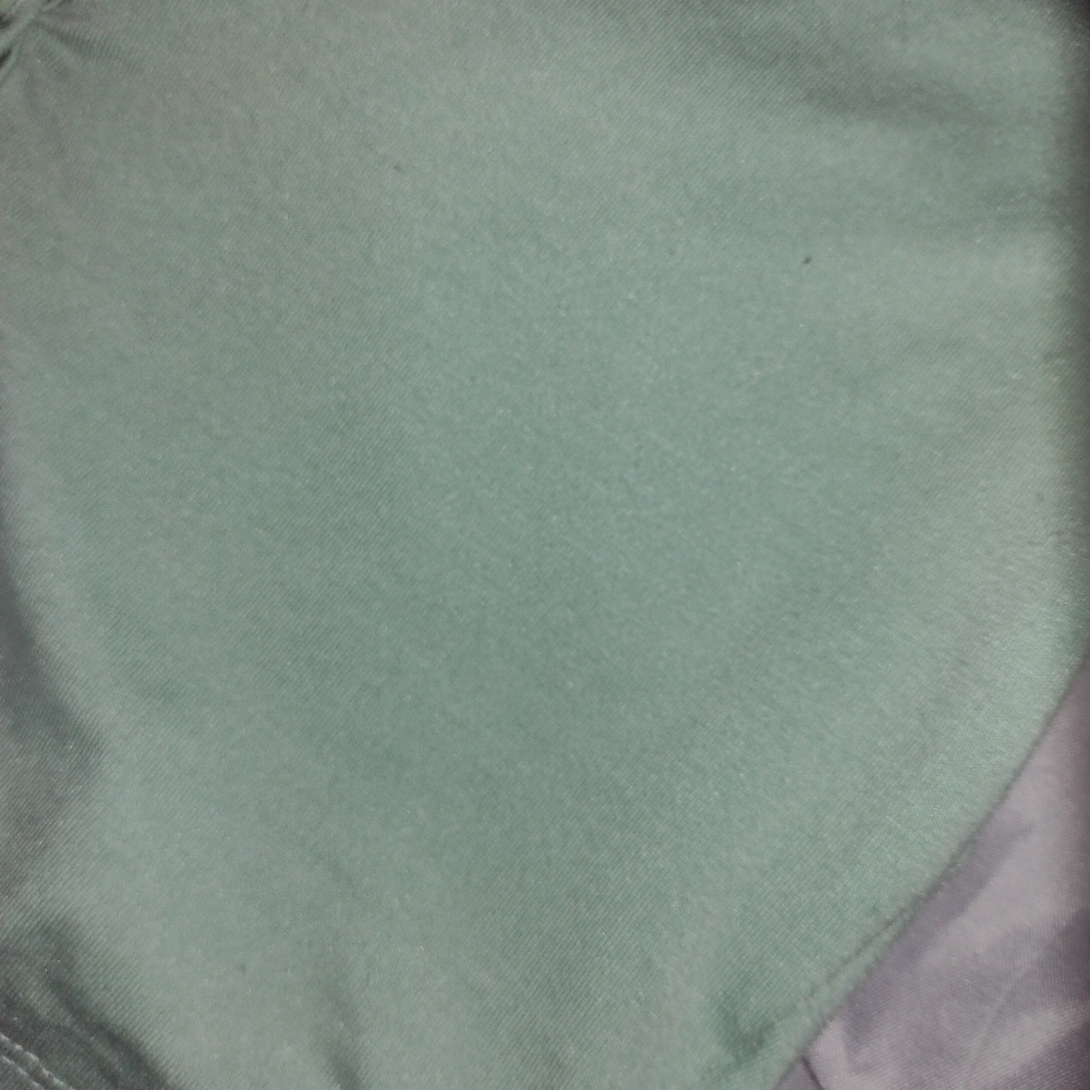 Crop top - Picture 2 of 2